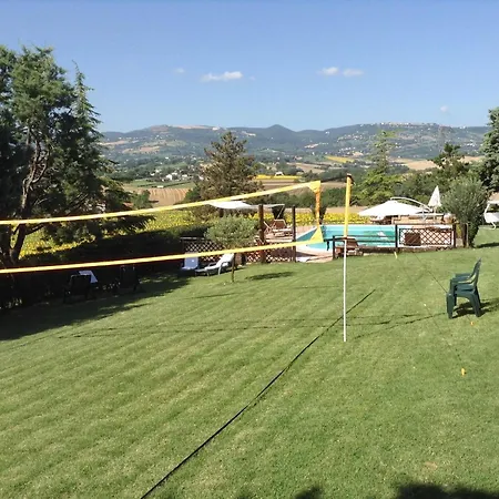 By With Garden Views * Cingoli